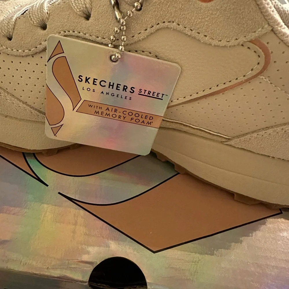 New in box Skechers Street LA Gusto Path Winder shoes with memory foam size 6.5 - Picture 2 of 9